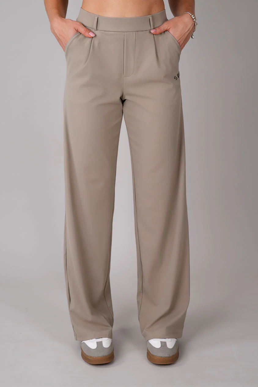 Office Pantaloni Suit - Image 3
