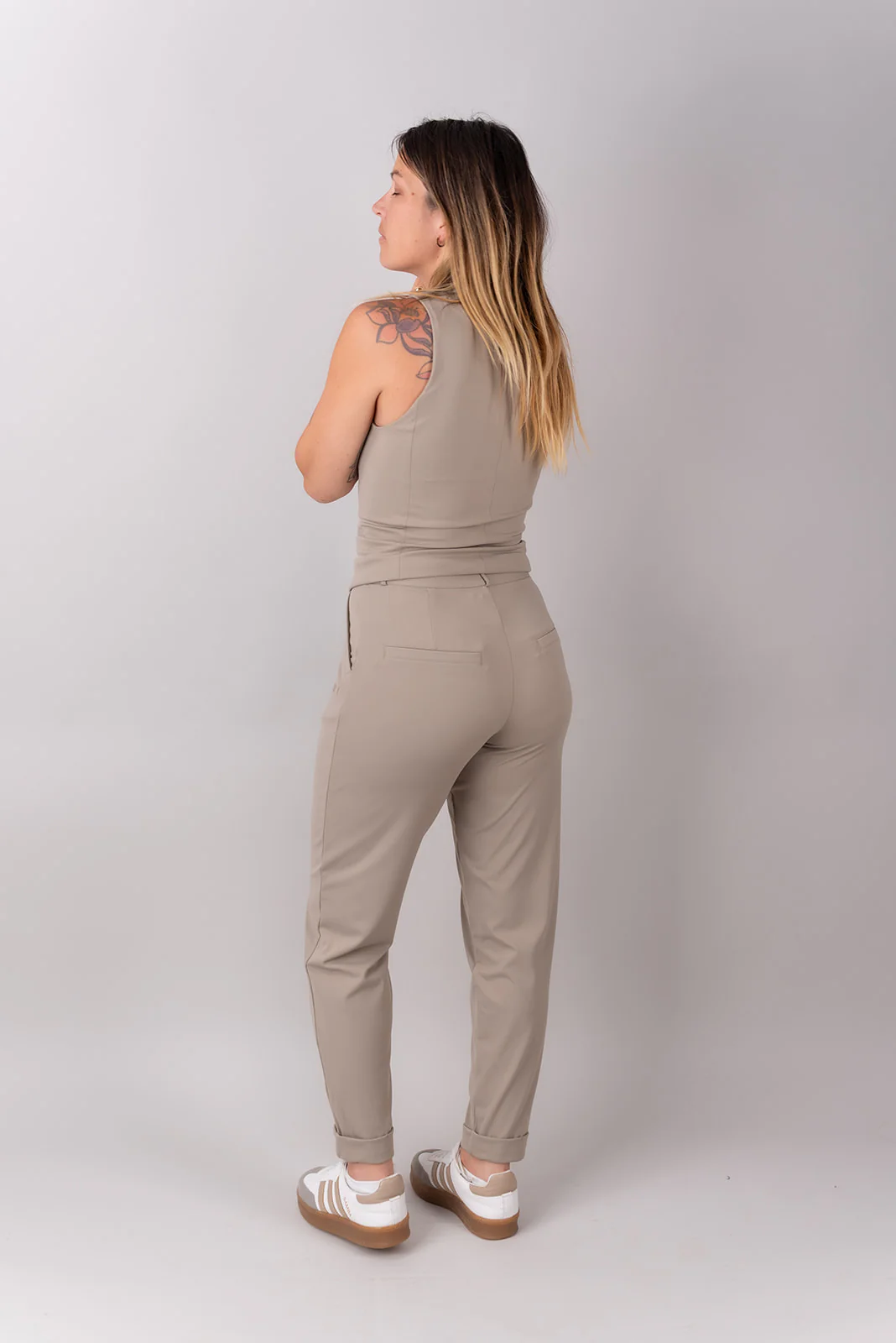 Office Gilet - Image 8