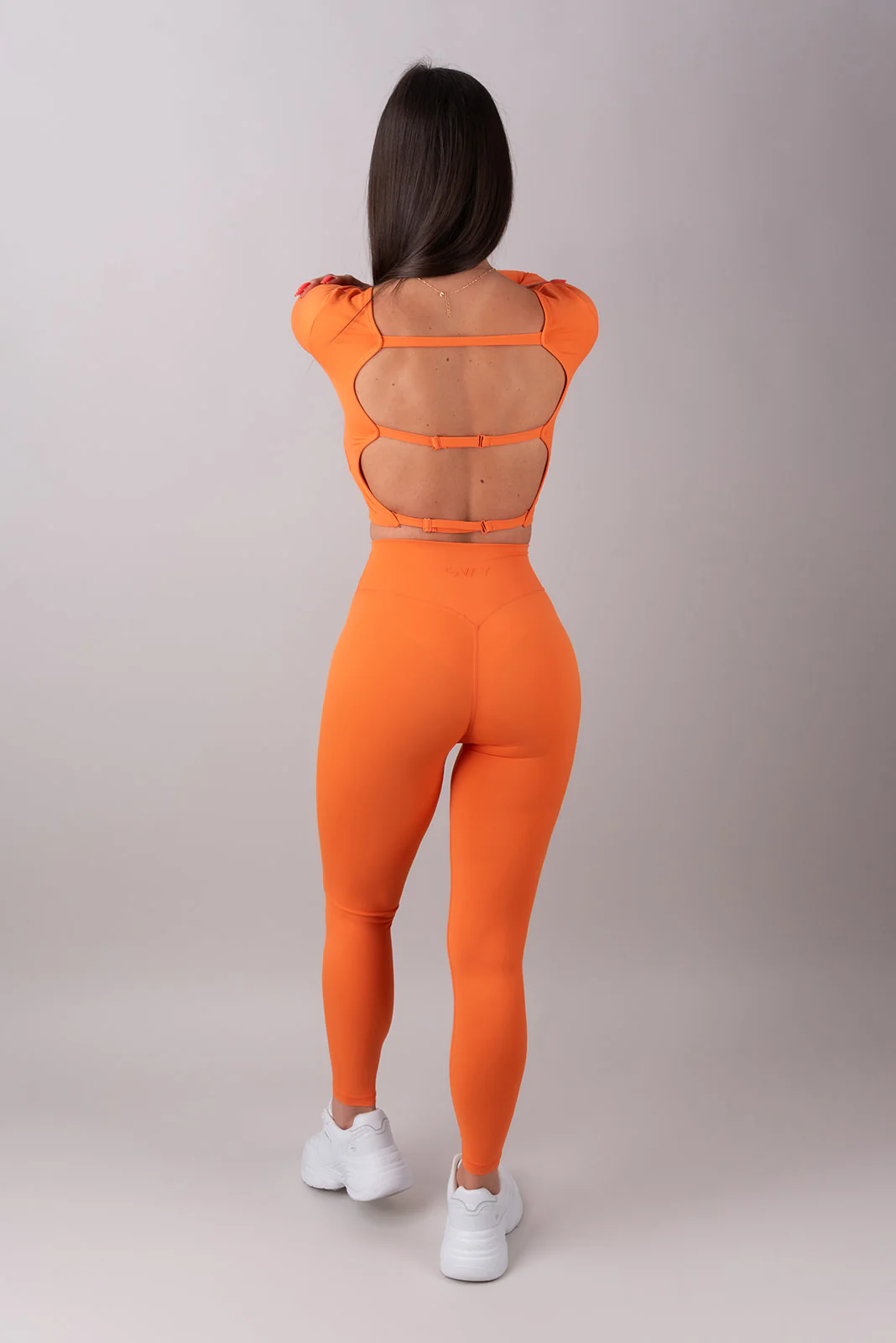 Sleek Manica Lunga - Image 6